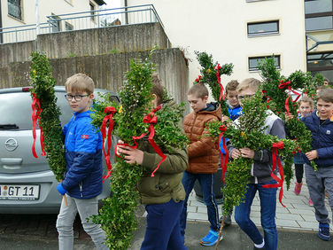 Palmsontag in St. Crescentius - Beginn der Heiligen Woche (Foto: Karl-Franz Thiede)